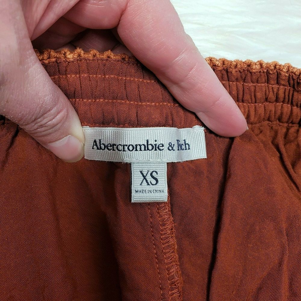 ABERCROMBIE & FITCH Rust Crochet High Rise Shorts - Picture 5 of 9